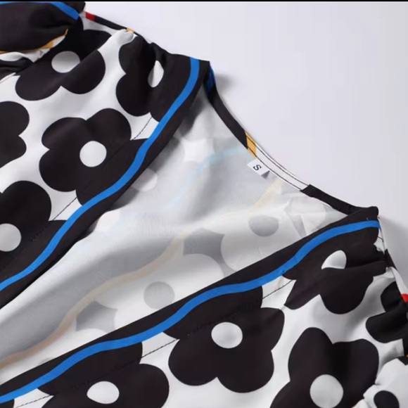 Floral V Neck Puff Sleeve Midi Dress - Picture 5 of 5